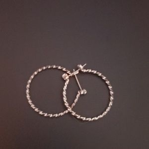 Twist Hoop earrings